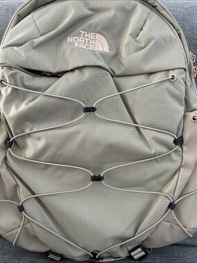 The North Face Women’s Borealis Luxe Backpack Clay Grey burnt